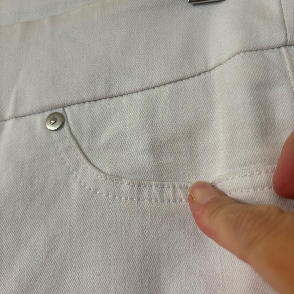 Tribal Jeans Flare Pull-On Women’s White Size 4 - Picture 6 of 15